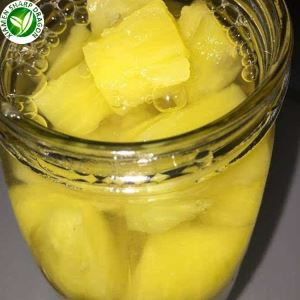 Konzerviranje komada ananasa